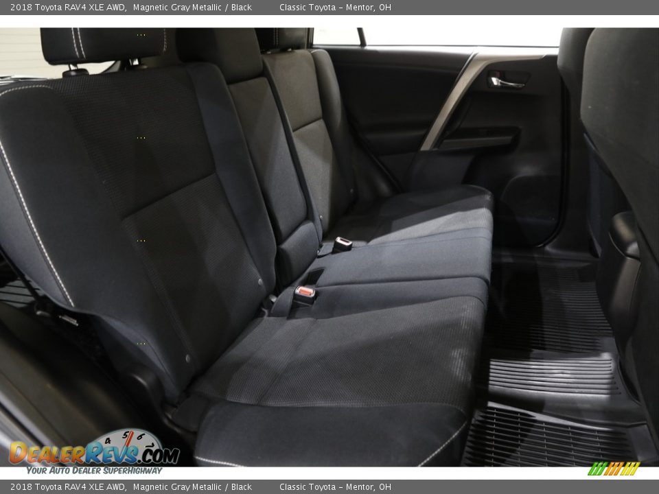 2018 Toyota RAV4 XLE AWD Magnetic Gray Metallic / Black Photo #14