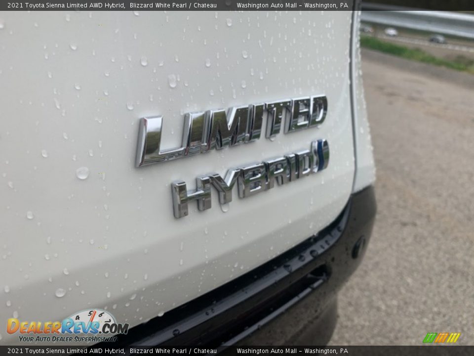 2021 Toyota Sienna Limited AWD Hybrid Blizzard White Pearl / Chateau Photo #33