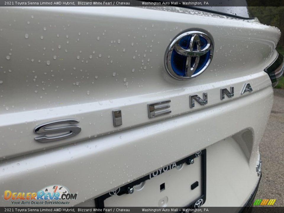 2021 Toyota Sienna Limited AWD Hybrid Blizzard White Pearl / Chateau Photo #35