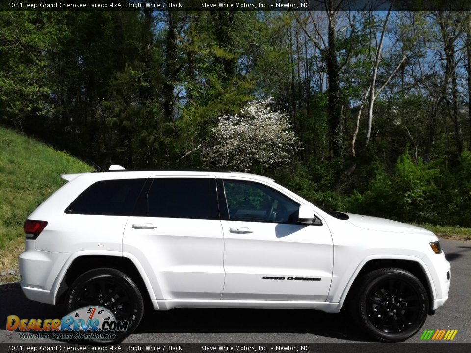 2021 Jeep Grand Cherokee Laredo 4x4 Bright White / Black Photo #5