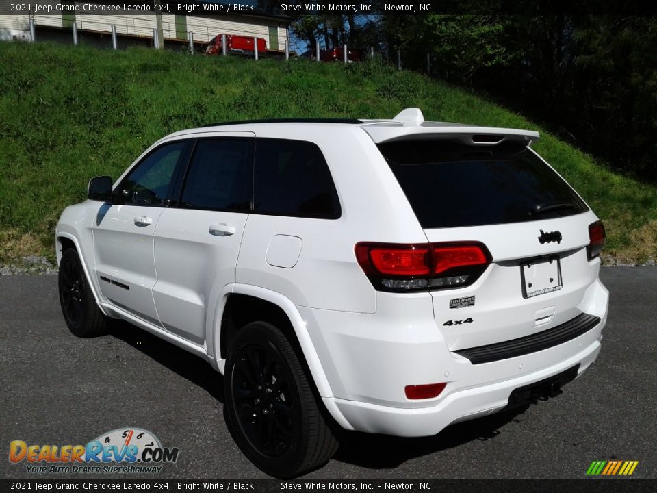 2021 Jeep Grand Cherokee Laredo 4x4 Bright White / Black Photo #8