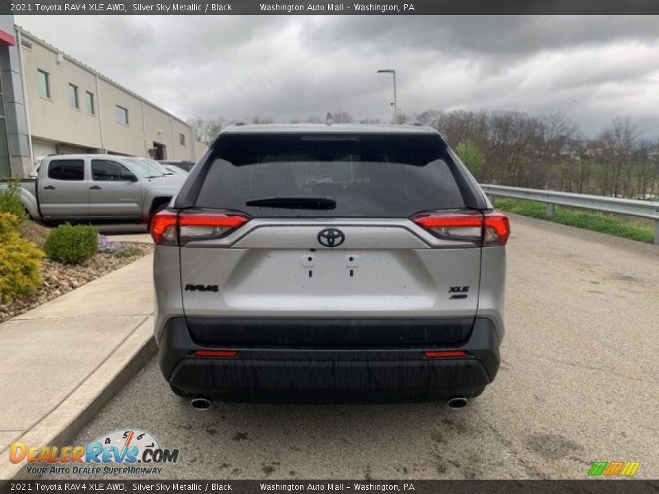 2021 Toyota RAV4 XLE AWD Silver Sky Metallic / Black Photo #16