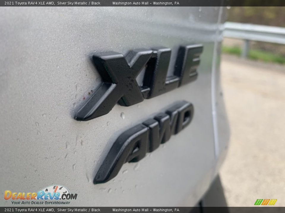 2021 Toyota RAV4 XLE AWD Silver Sky Metallic / Black Photo #25