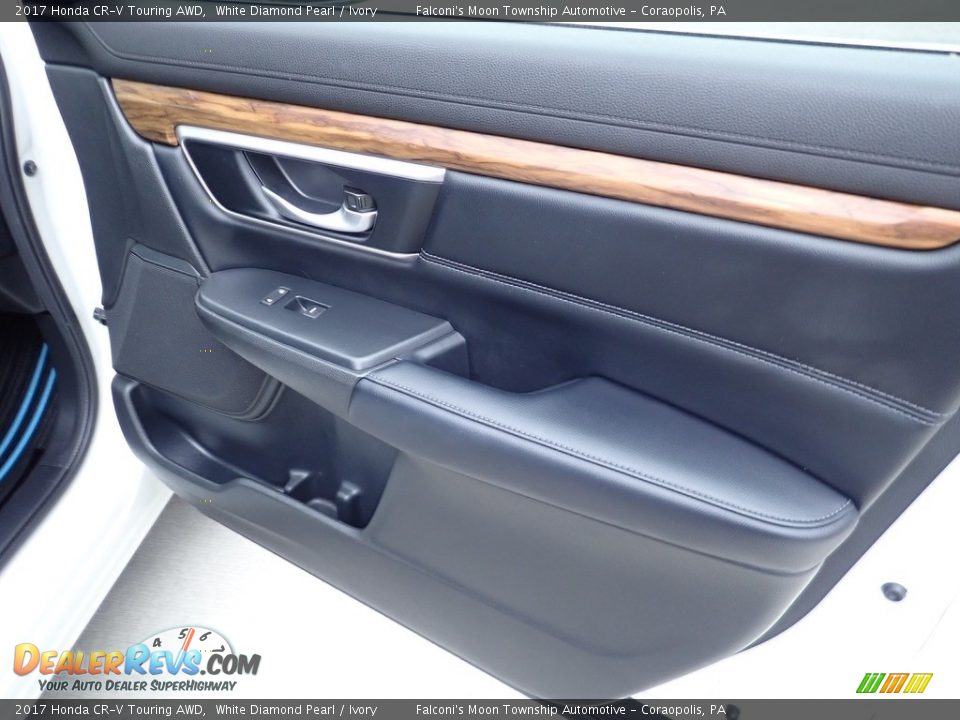 2017 Honda CR-V Touring AWD White Diamond Pearl / Ivory Photo #13