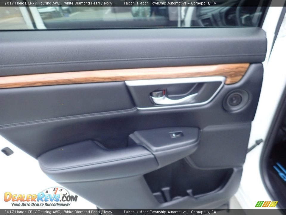 2017 Honda CR-V Touring AWD White Diamond Pearl / Ivory Photo #18