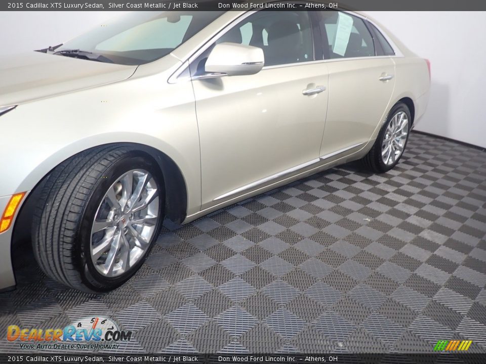 2015 Cadillac XTS Luxury Sedan Silver Coast Metallic / Jet Black Photo #11
