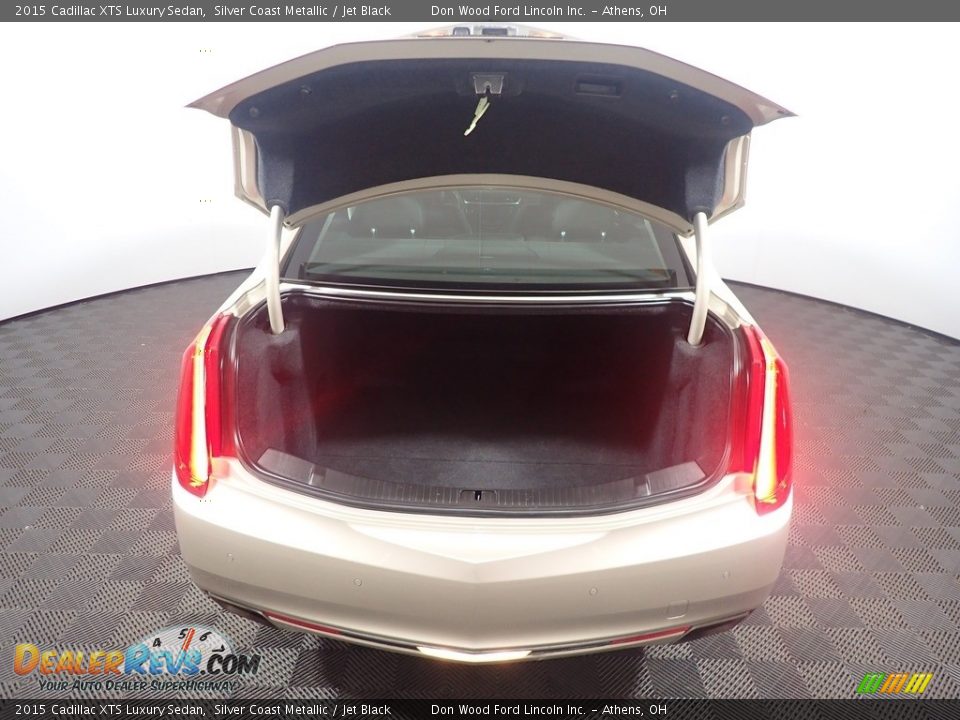 2015 Cadillac XTS Luxury Sedan Silver Coast Metallic / Jet Black Photo #15