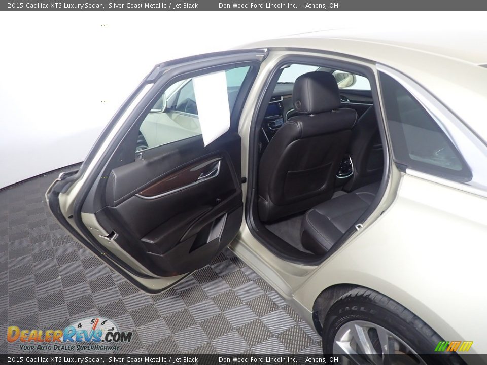 2015 Cadillac XTS Luxury Sedan Silver Coast Metallic / Jet Black Photo #33