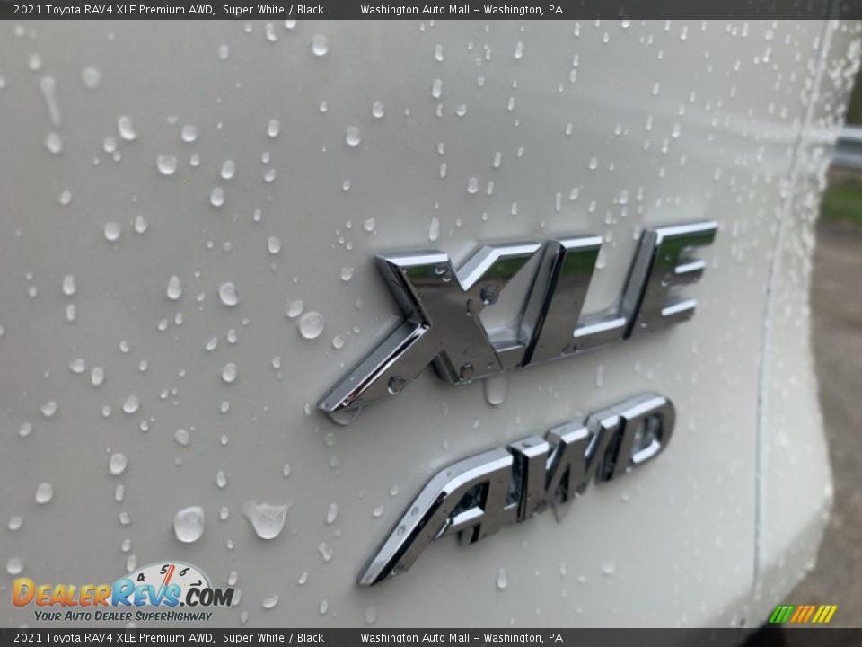 2021 Toyota RAV4 XLE Premium AWD Super White / Black Photo #26