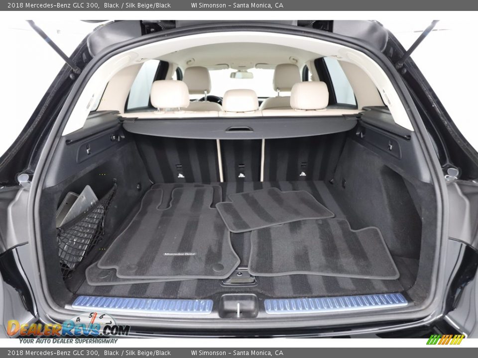 2018 Mercedes-Benz GLC 300 Black / Silk Beige/Black Photo #9