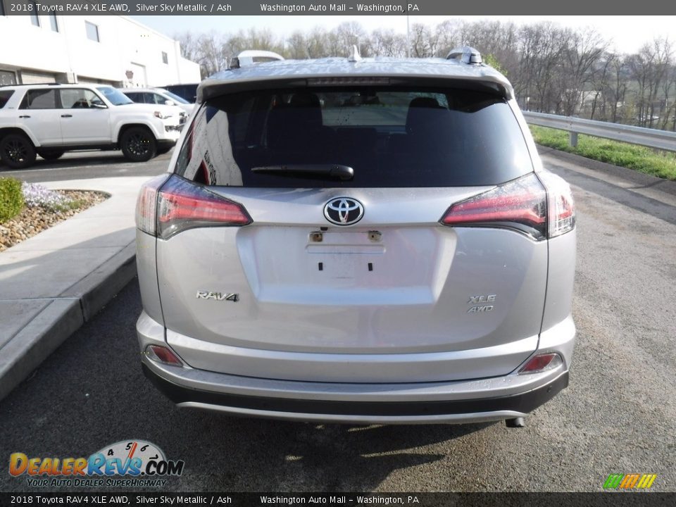 2018 Toyota RAV4 XLE AWD Silver Sky Metallic / Ash Photo #14