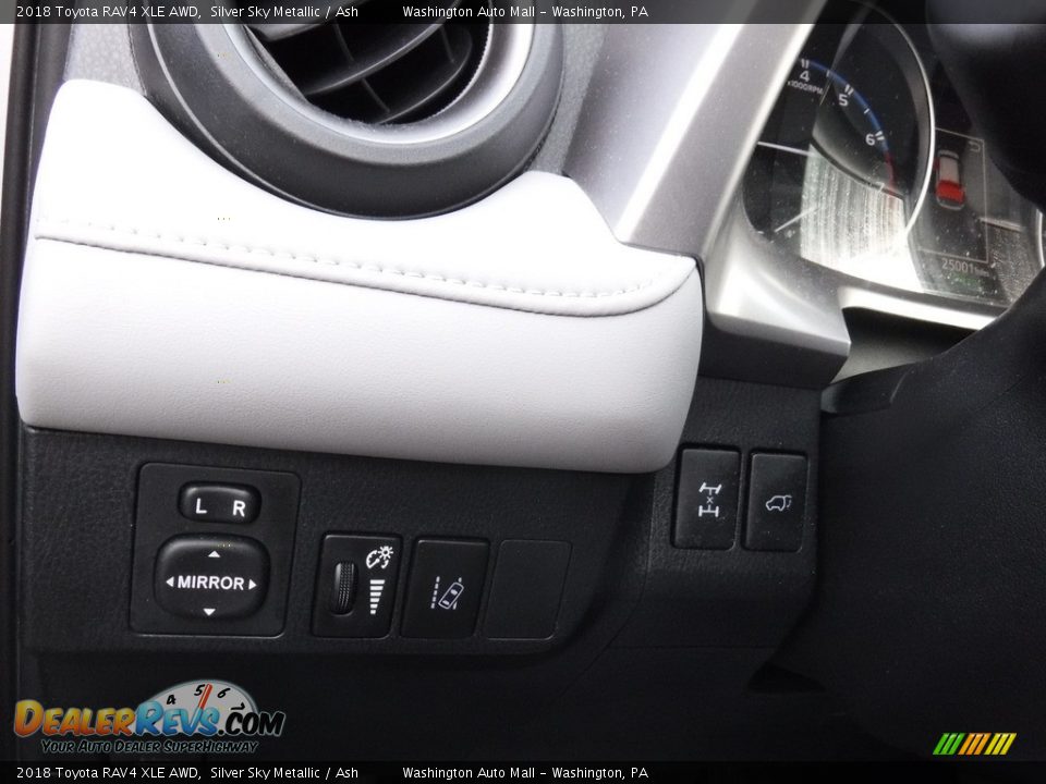 2018 Toyota RAV4 XLE AWD Silver Sky Metallic / Ash Photo #18