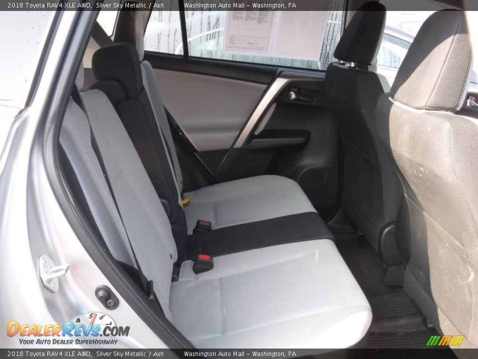 2018 Toyota RAV4 XLE AWD Silver Sky Metallic / Ash Photo #26