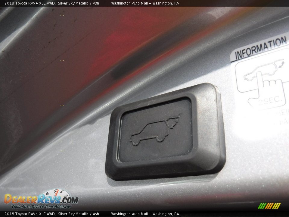 2018 Toyota RAV4 XLE AWD Silver Sky Metallic / Ash Photo #28