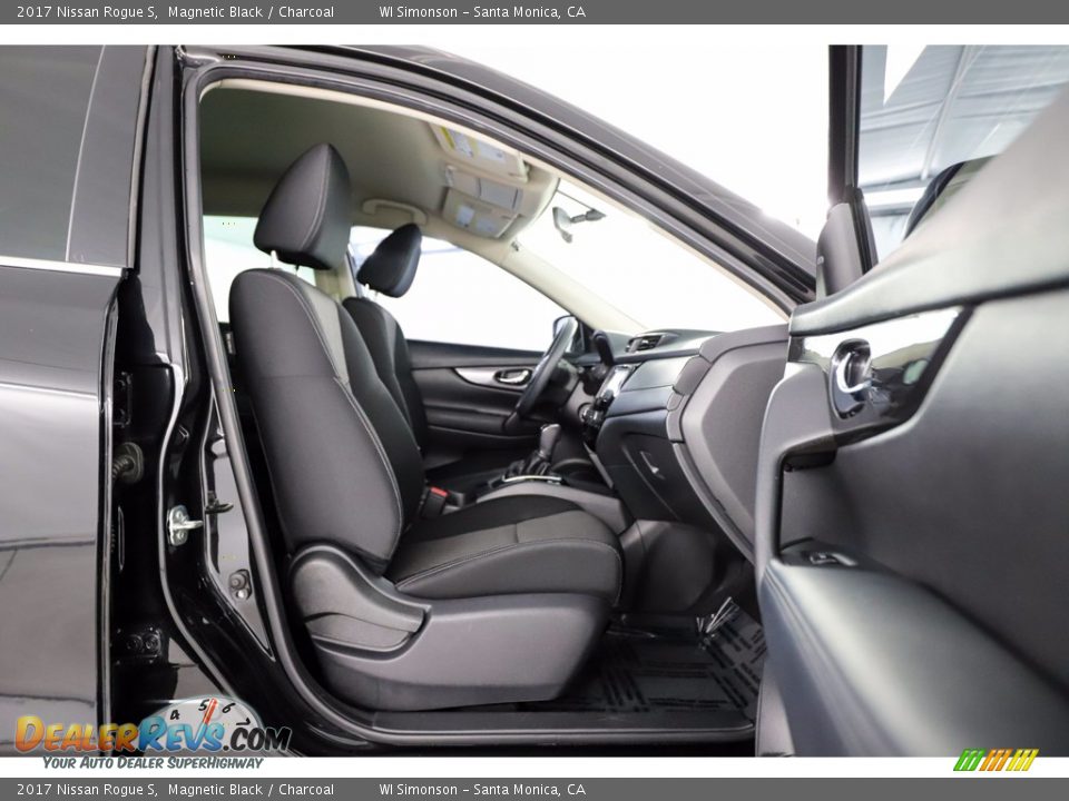 Front Seat of 2017 Nissan Rogue S Photo #31