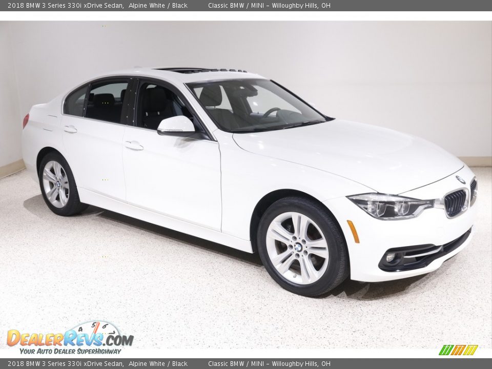 2018 BMW 3 Series 330i xDrive Sedan Alpine White / Black Photo #1