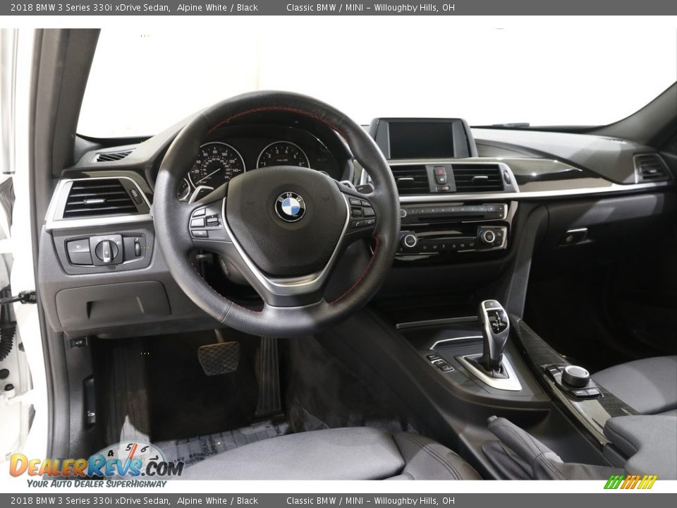 2018 BMW 3 Series 330i xDrive Sedan Alpine White / Black Photo #6