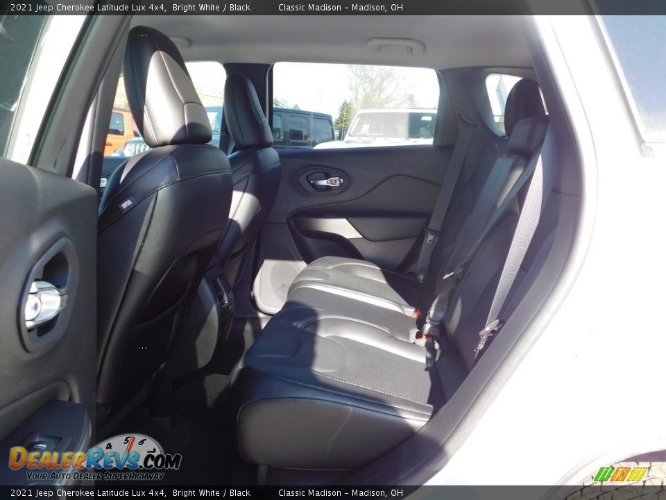 2021 Jeep Cherokee Latitude Lux 4x4 Bright White / Black Photo #3