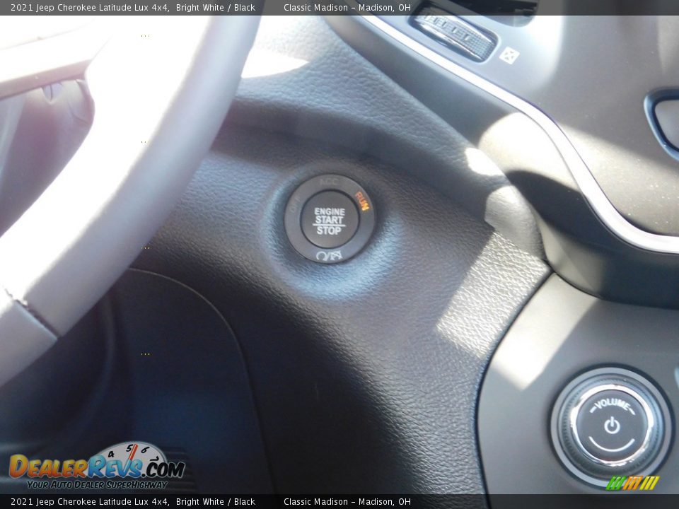 2021 Jeep Cherokee Latitude Lux 4x4 Bright White / Black Photo #7