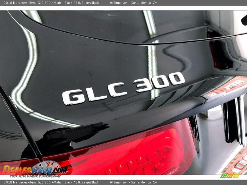 2018 Mercedes-Benz GLC 300 4Matic Black / Silk Beige/Black Photo #31
