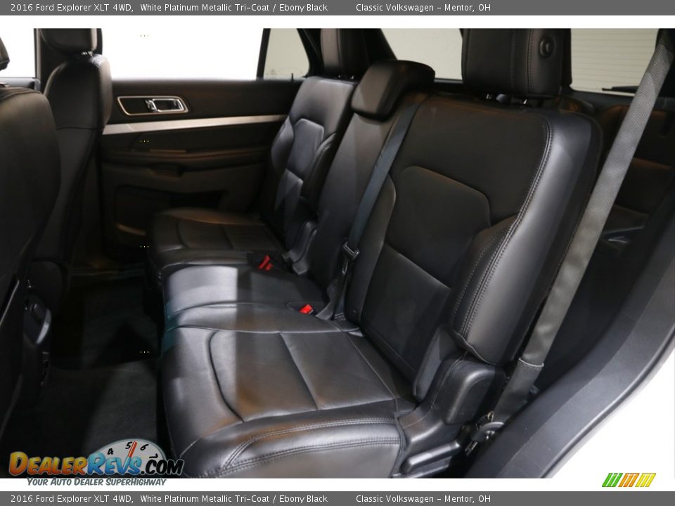 2016 Ford Explorer XLT 4WD White Platinum Metallic Tri-Coat / Ebony Black Photo #17