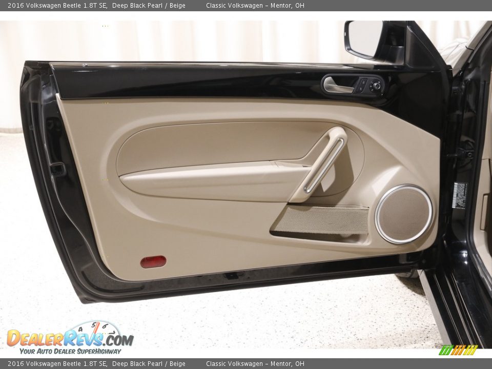 2016 Volkswagen Beetle 1.8T SE Deep Black Pearl / Beige Photo #4