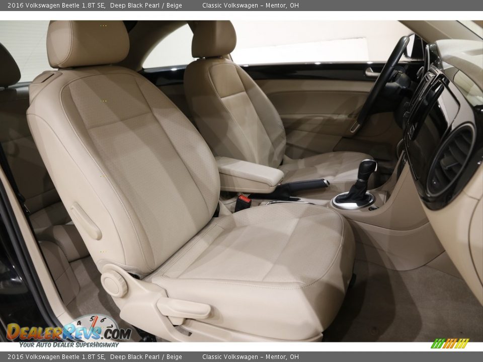 2016 Volkswagen Beetle 1.8T SE Deep Black Pearl / Beige Photo #14