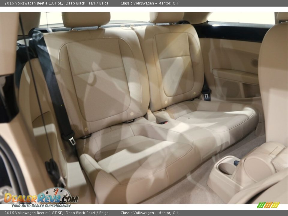 2016 Volkswagen Beetle 1.8T SE Deep Black Pearl / Beige Photo #15