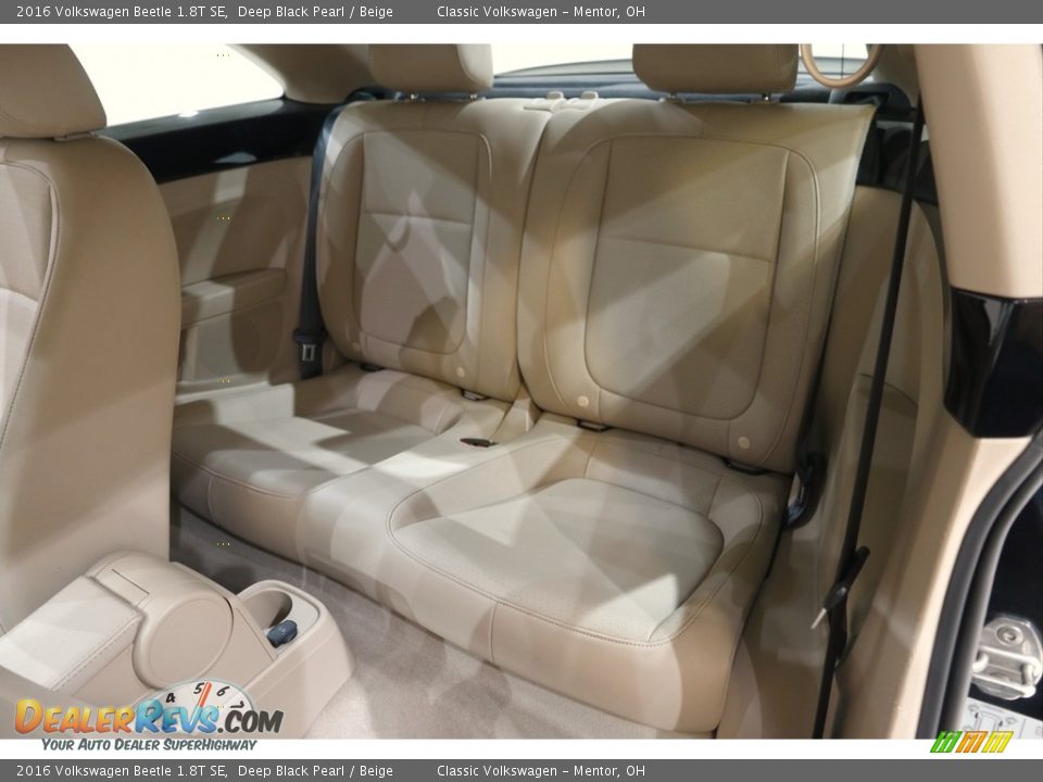 2016 Volkswagen Beetle 1.8T SE Deep Black Pearl / Beige Photo #16