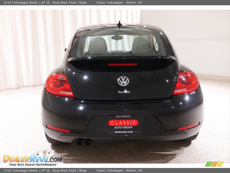2016 Volkswagen Beetle 1.8T SE Deep Black Pearl / Beige Photo #17