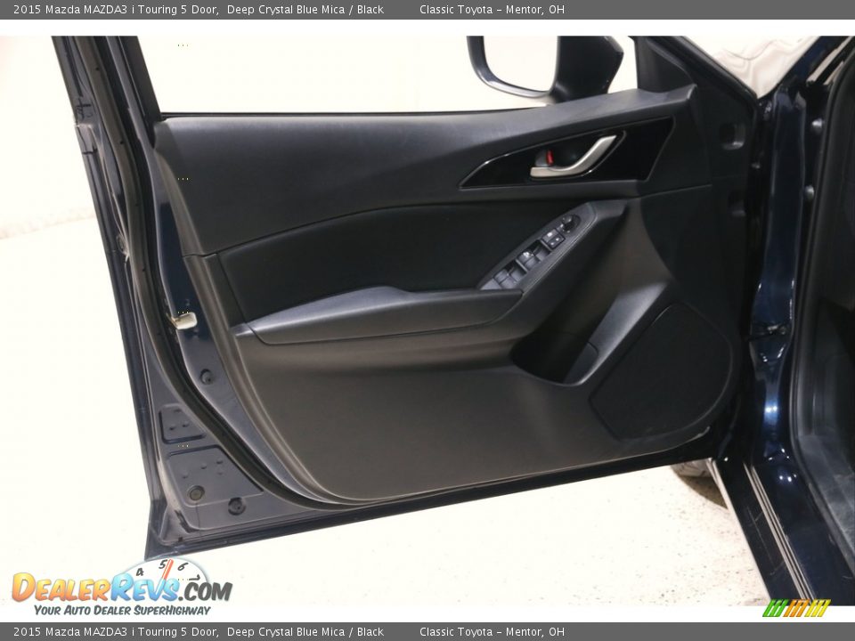 Door Panel of 2015 Mazda MAZDA3 i Touring 5 Door Photo #4