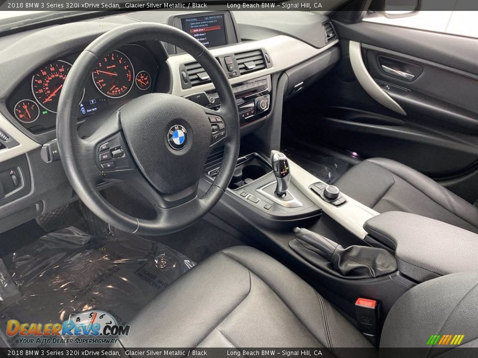 2018 BMW 3 Series 320i xDrive Sedan Glacier Silver Metallic / Black Photo #15