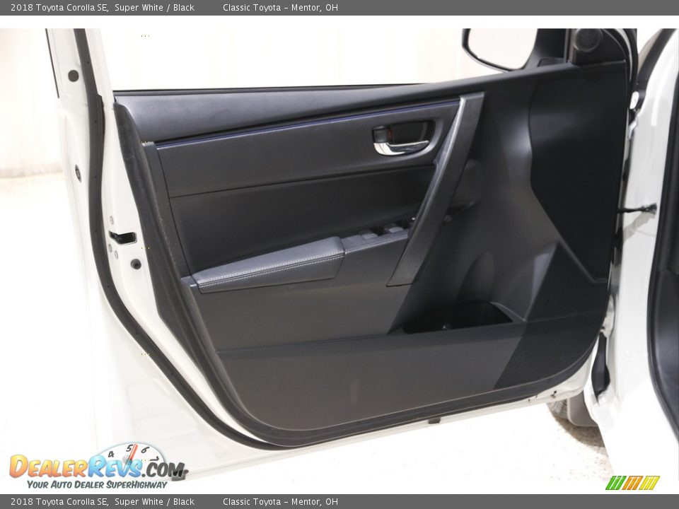 2018 Toyota Corolla SE Super White / Black Photo #4