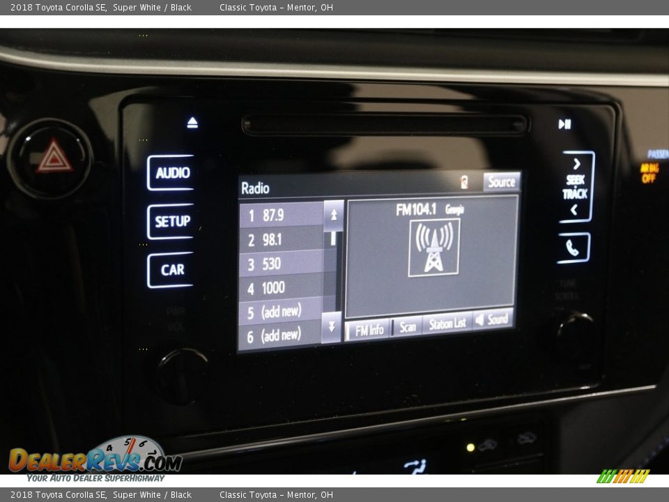 2018 Toyota Corolla SE Super White / Black Photo #10