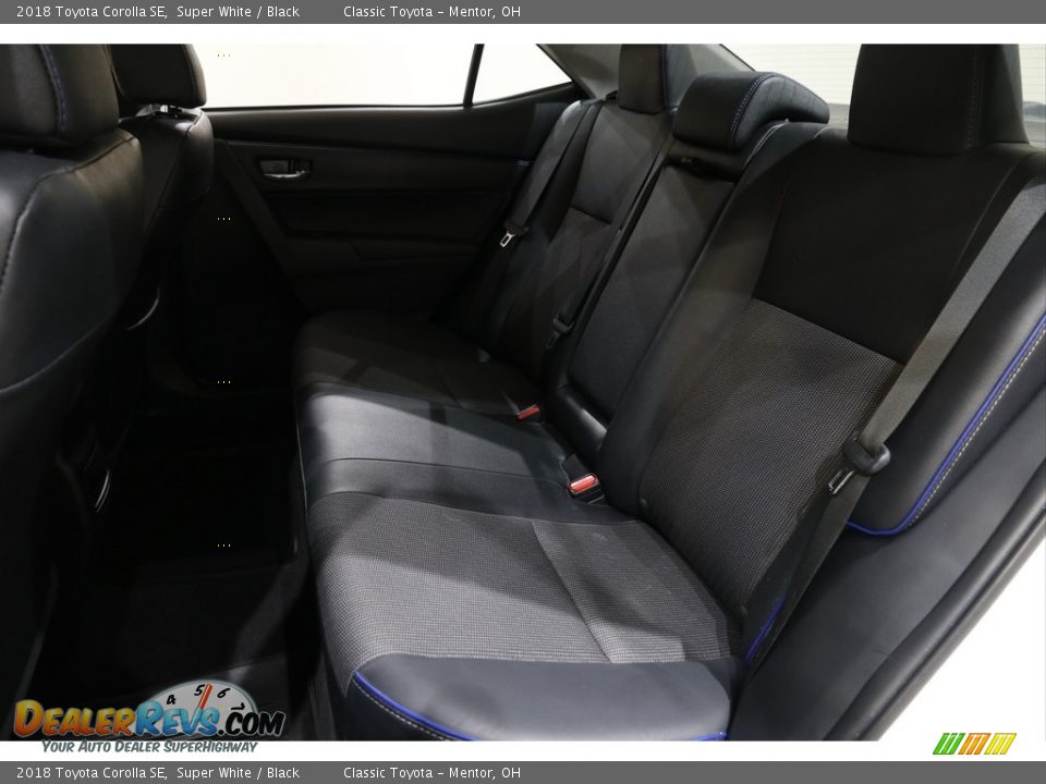 2018 Toyota Corolla SE Super White / Black Photo #15