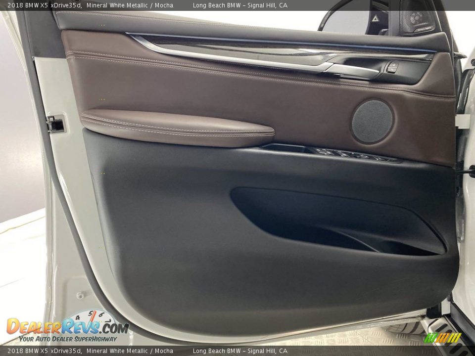 Door Panel of 2018 BMW X5 xDrive35d Photo #12