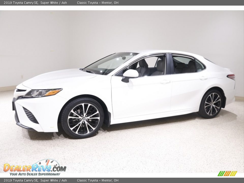 2019 Toyota Camry SE Super White / Ash Photo #3