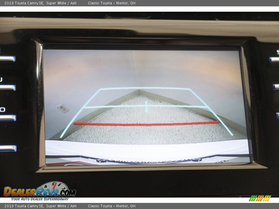 2019 Toyota Camry SE Super White / Ash Photo #10