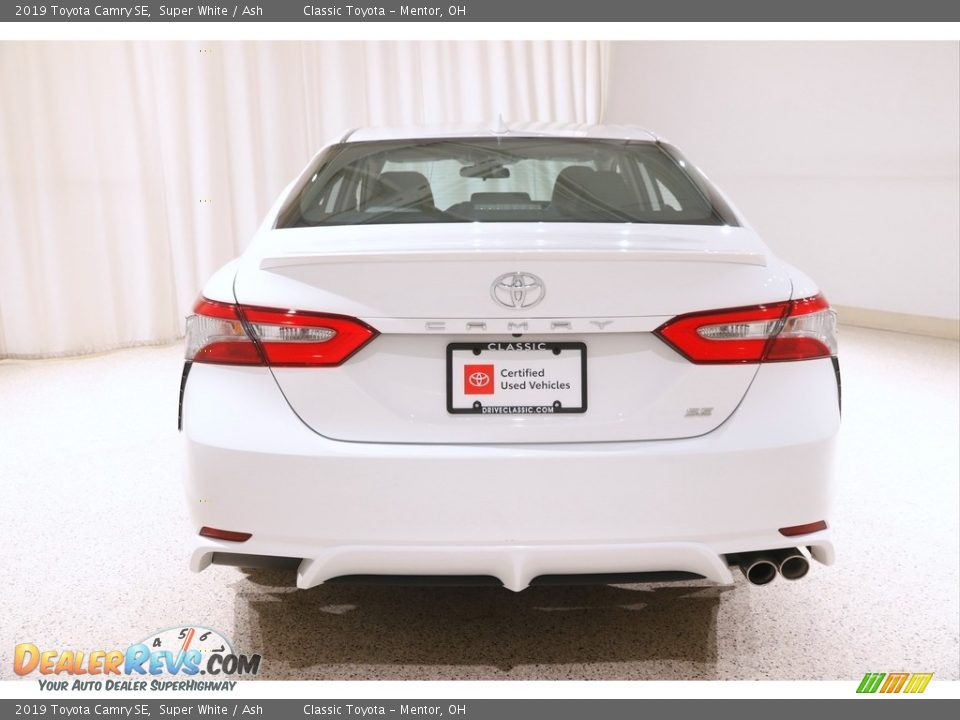 2019 Toyota Camry SE Super White / Ash Photo #16