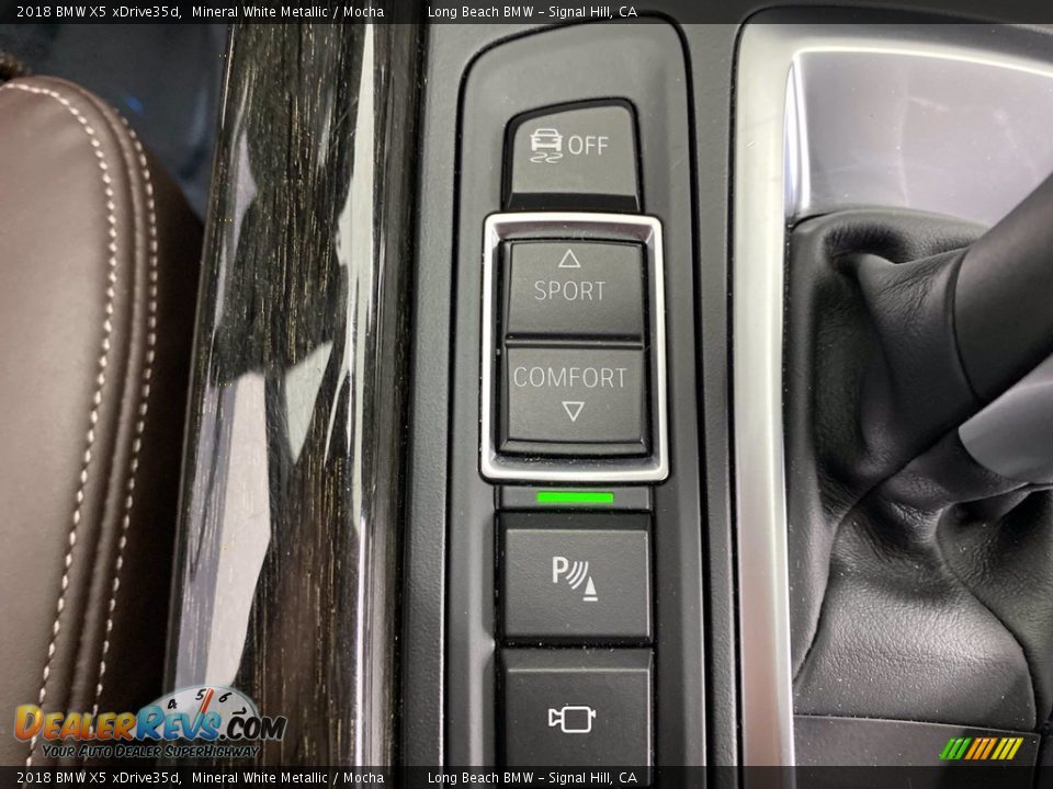 Controls of 2018 BMW X5 xDrive35d Photo #27