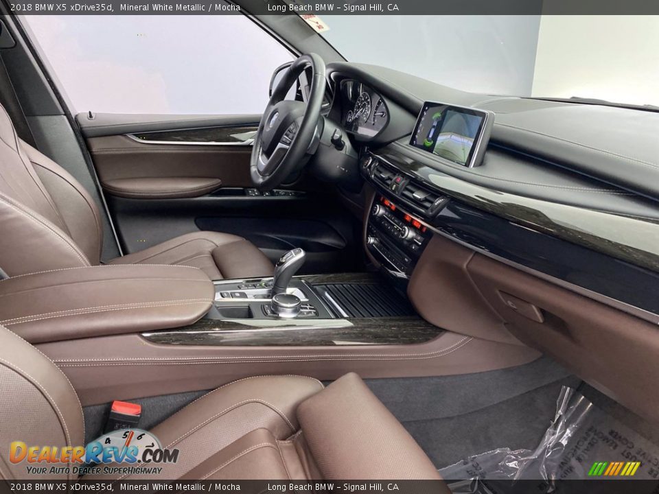 Front Seat of 2018 BMW X5 xDrive35d Photo #32