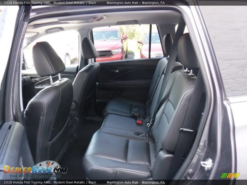 Rear Seat of 2018 Honda Pilot Touring AWD Photo #27