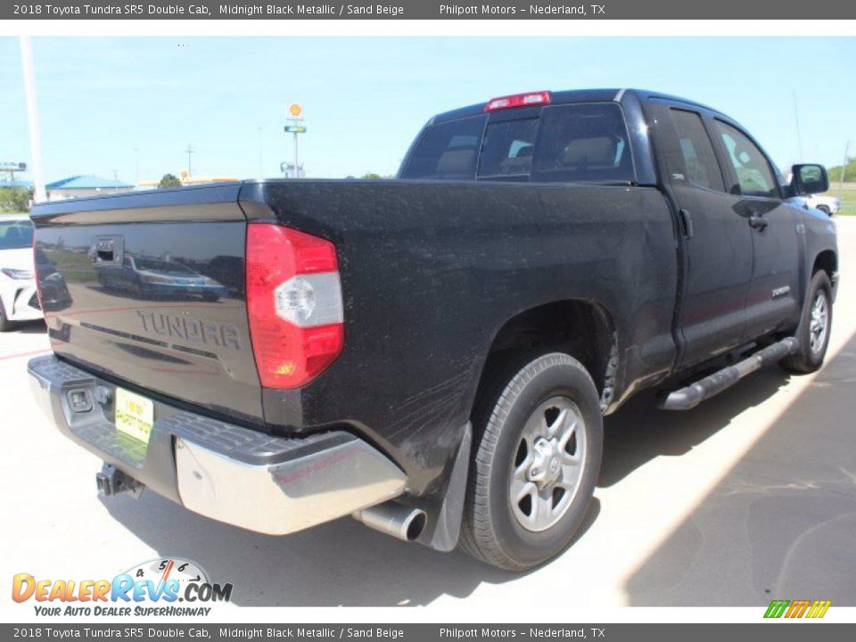 2018 Toyota Tundra SR5 Double Cab Midnight Black Metallic / Sand Beige Photo #10