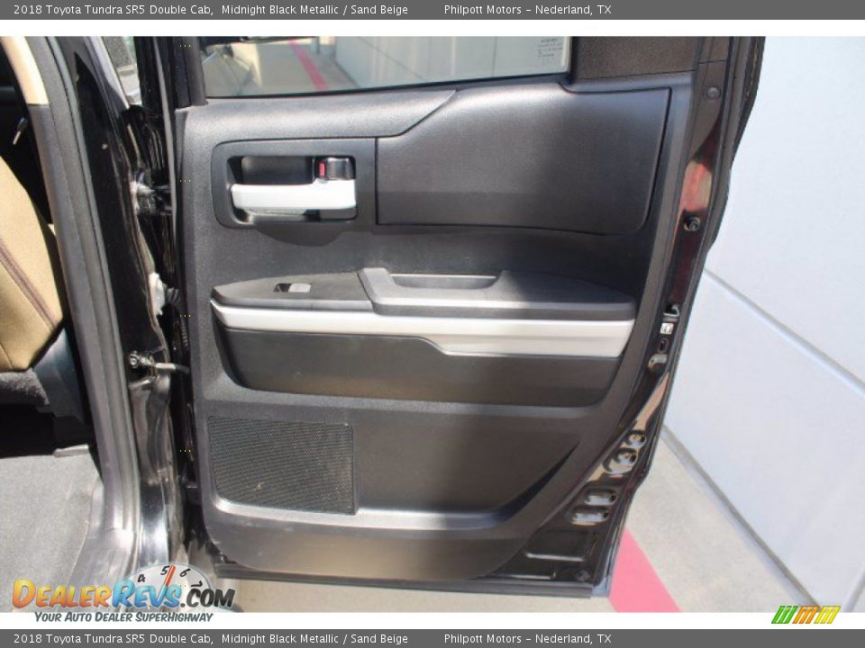 2018 Toyota Tundra SR5 Double Cab Midnight Black Metallic / Sand Beige Photo #25
