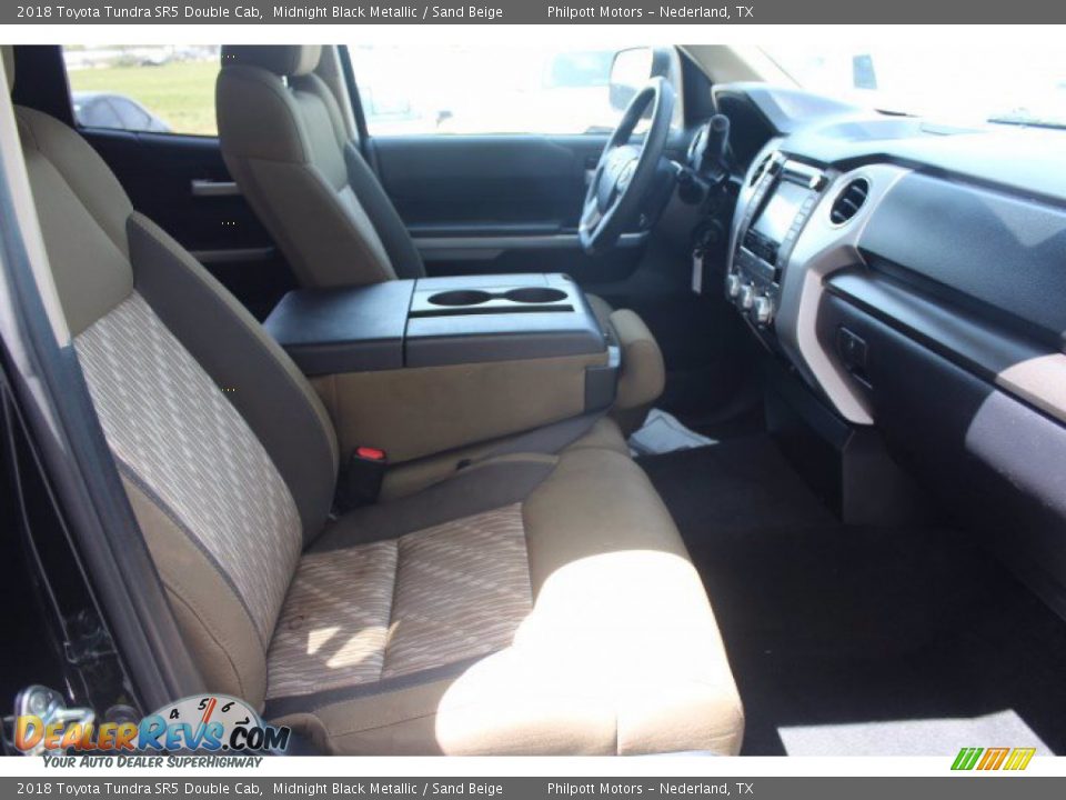 2018 Toyota Tundra SR5 Double Cab Midnight Black Metallic / Sand Beige Photo #28
