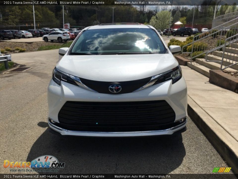 2021 Toyota Sienna XLE AWD Hybrid Blizzard White Pearl / Graphite Photo #12