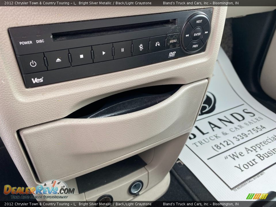 2012 Chrysler Town & Country Touring - L Bright Silver Metallic / Black/Light Graystone Photo #35