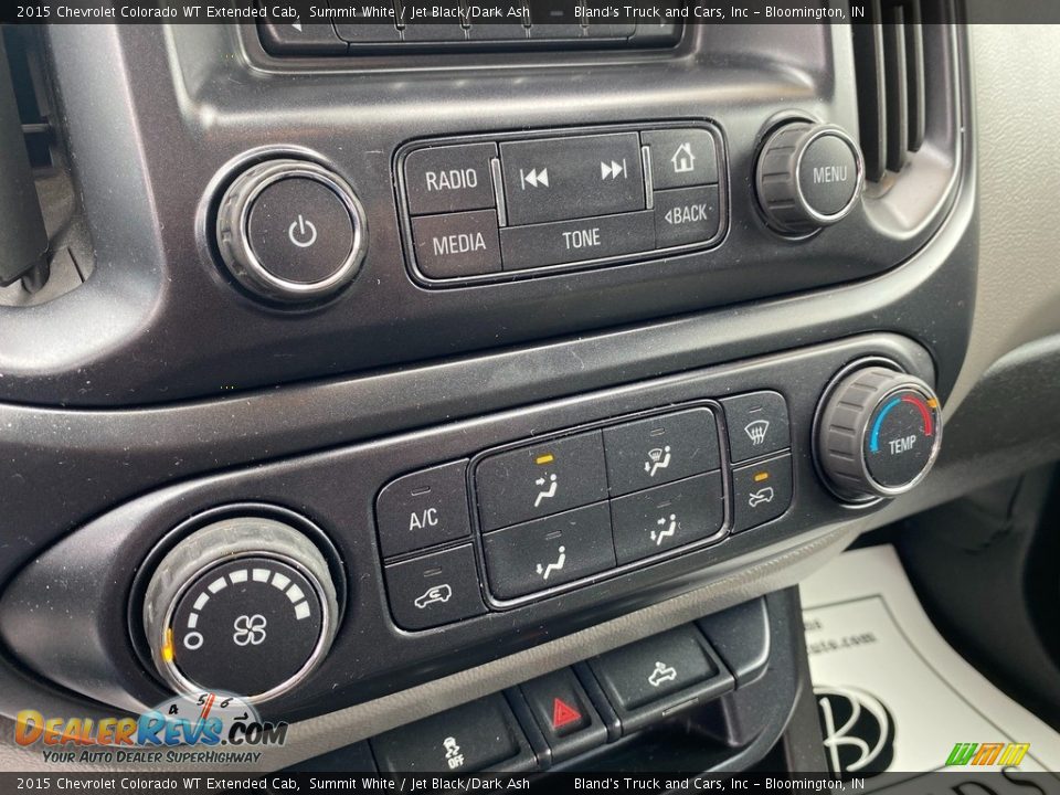 Controls of 2015 Chevrolet Colorado WT Extended Cab Photo #24