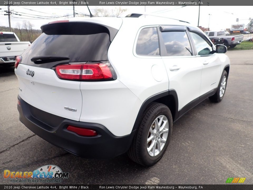 2016 Jeep Cherokee Latitude 4x4 Bright White / Black Photo #5