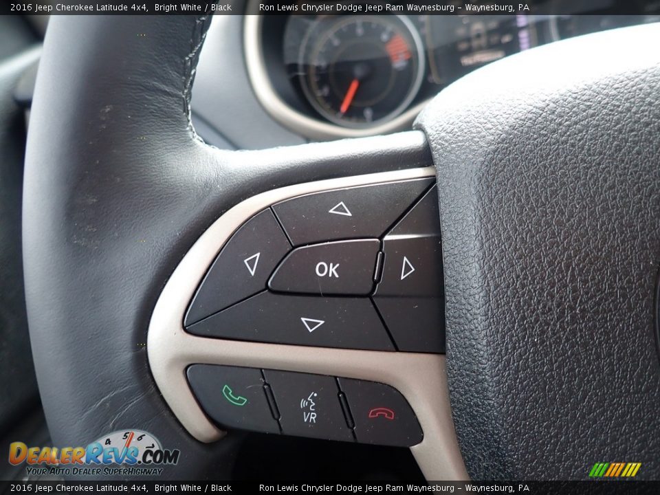 2016 Jeep Cherokee Latitude 4x4 Bright White / Black Photo #22